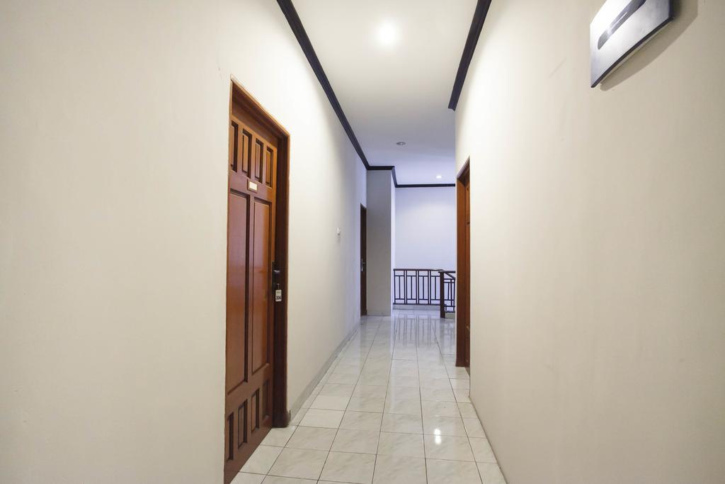 Hotel Reddoorz Near Juanda Airport T1 Brebek Exterior foto