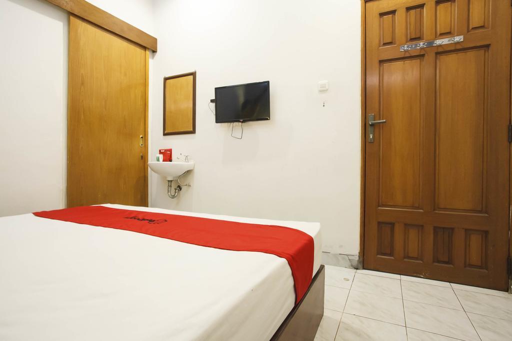 Hotel Reddoorz Near Juanda Airport T1 Brebek Exterior foto