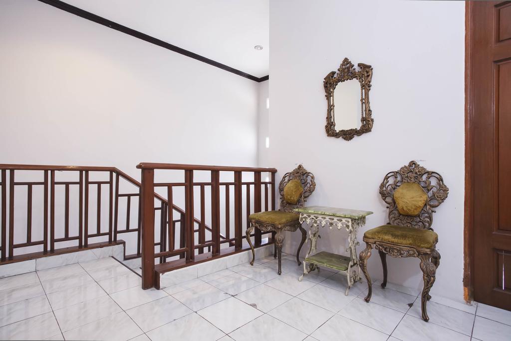 Hotel Reddoorz Near Juanda Airport T1 Brebek Exterior foto