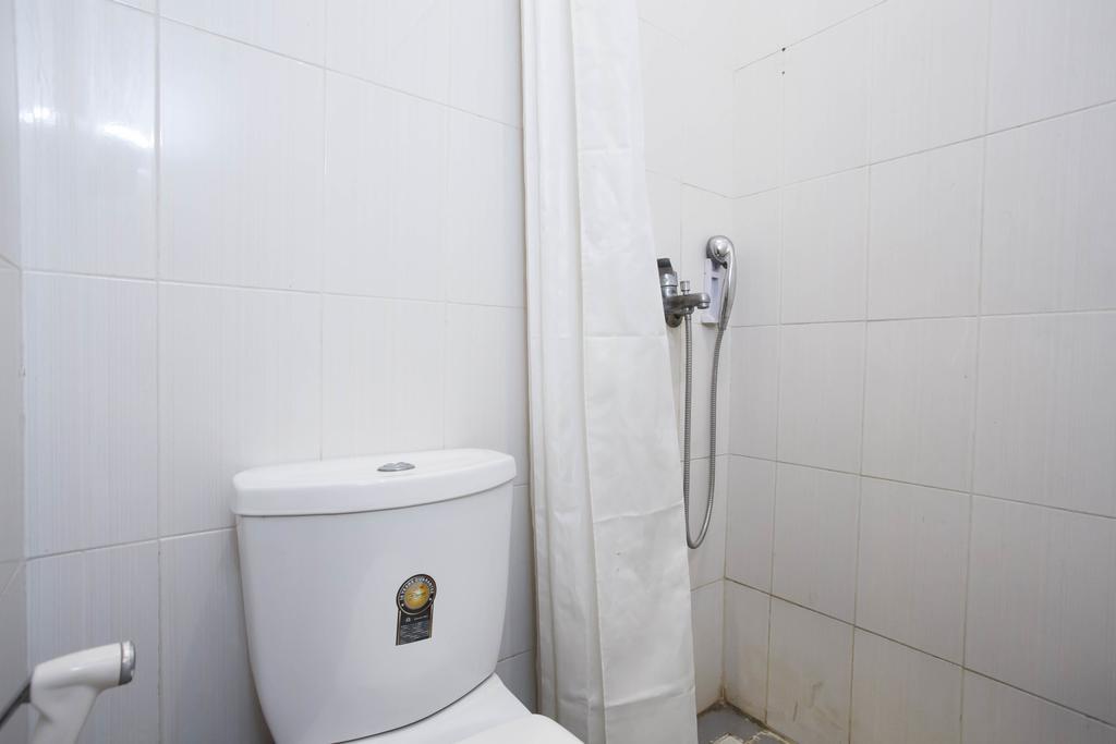 Hotel Reddoorz Near Juanda Airport T1 Brebek Exterior foto