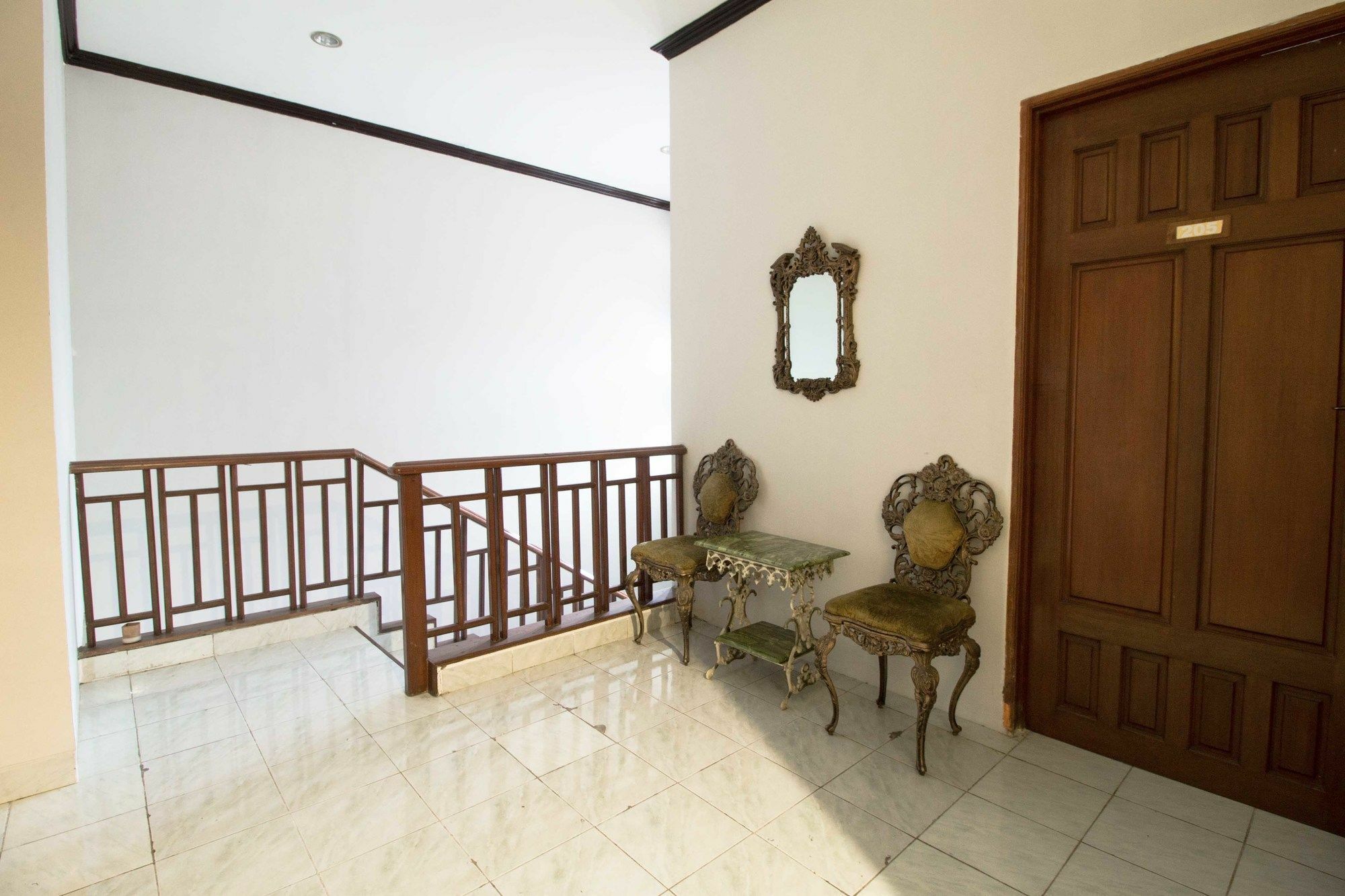 Hotel Reddoorz Near Juanda Airport T1 Brebek Exterior foto