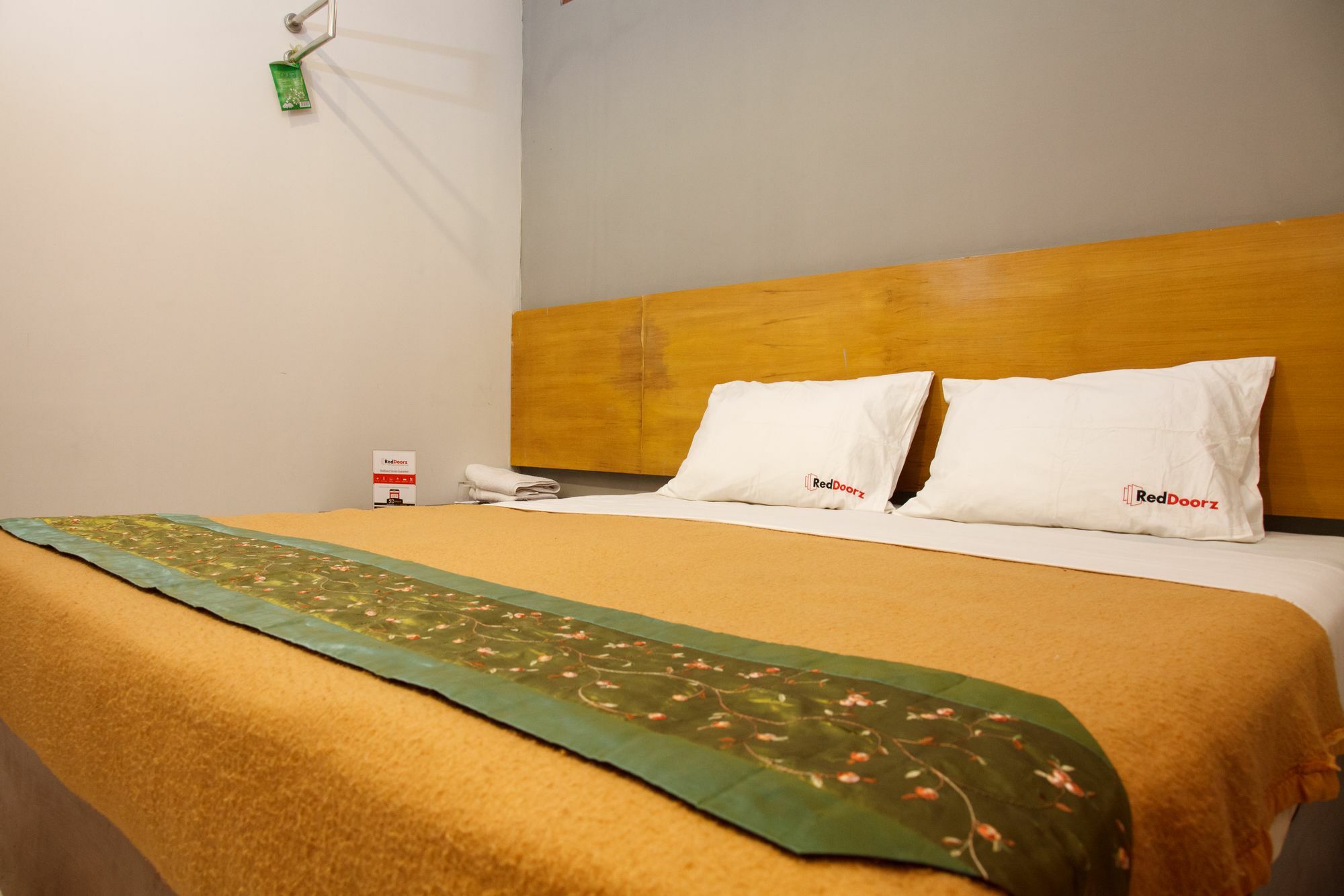 Hotel Reddoorz Near Juanda Airport T1 Brebek Exterior foto